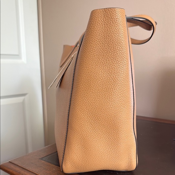 NWT Tory Burch Blake Tote - Picture 2 of 5